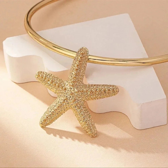 Zara Starfish Gold Bangle Necklace - Picture 4 of 8